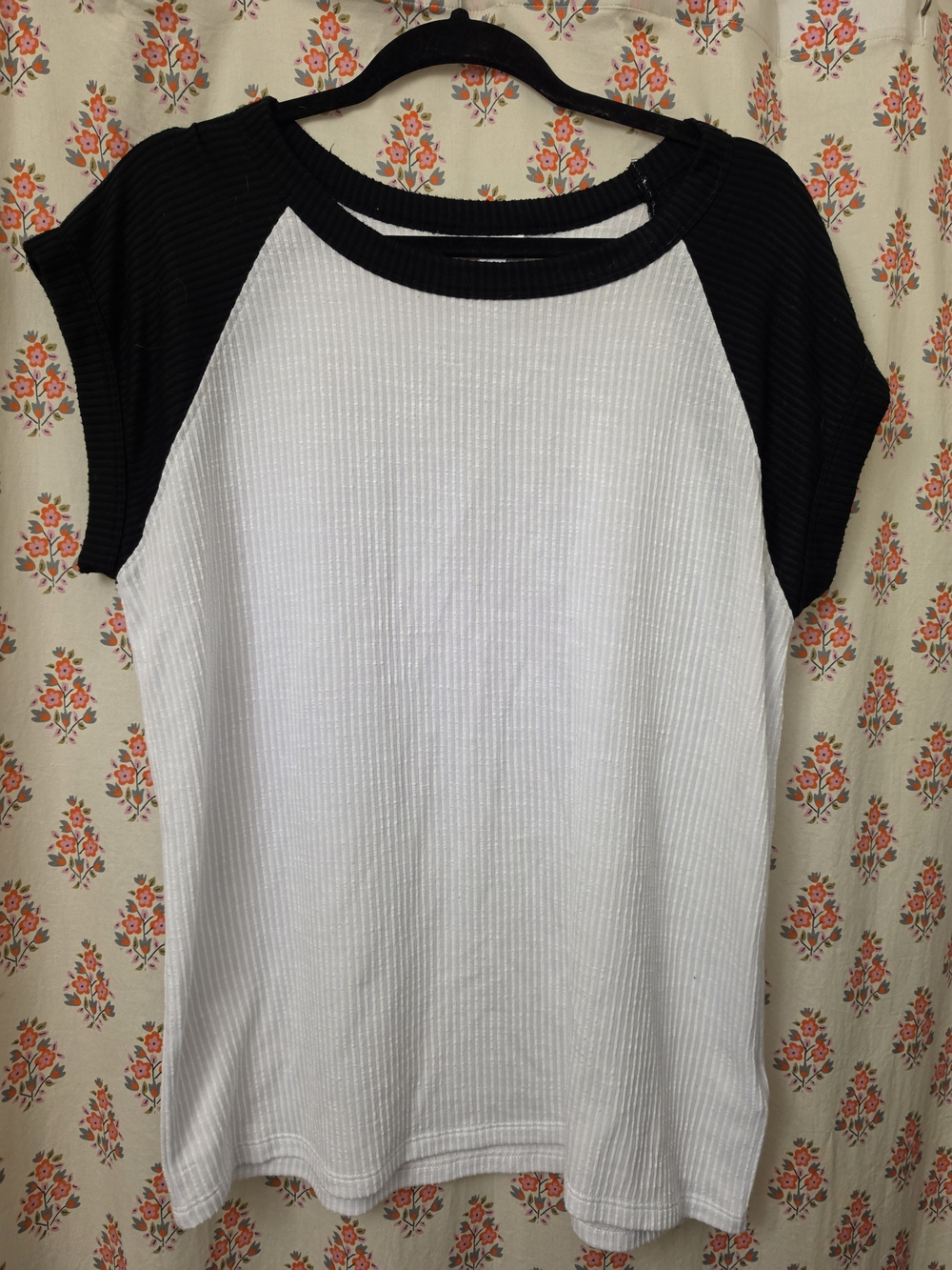 LuLaRoe Black & White Short Sleeve Raglan Tee